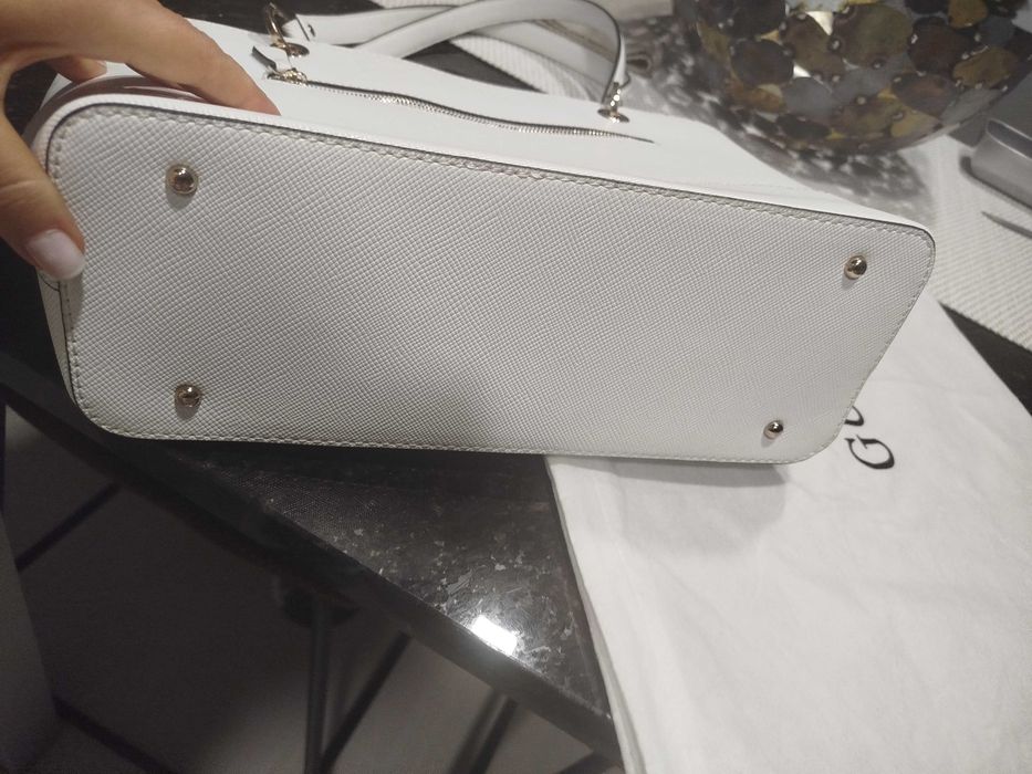 Mala GUESS como nova