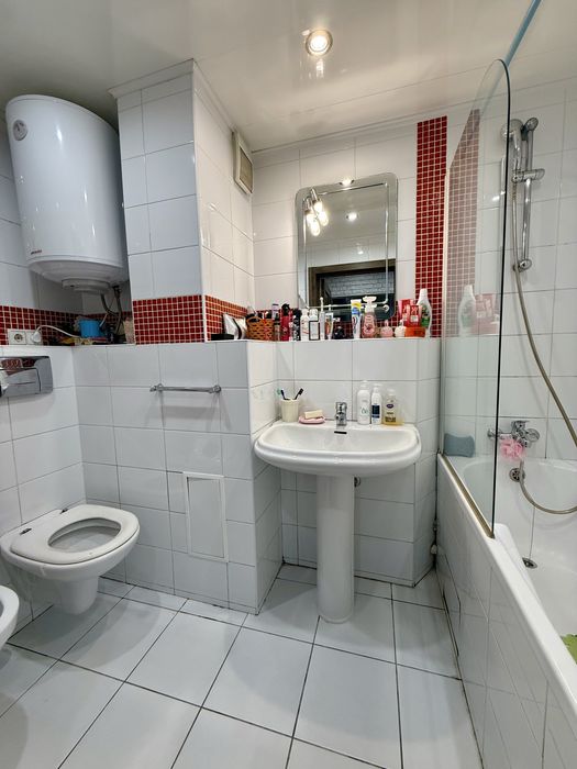 Продажа 3 ком. 10 мкрн. Левый берег