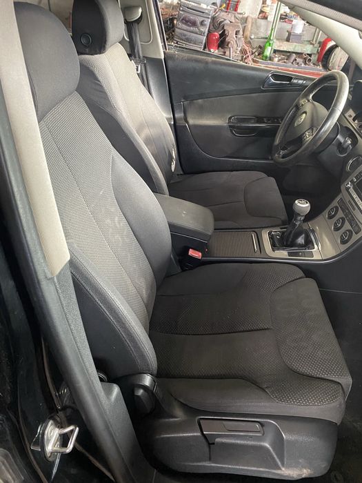 Крило фольксваген пассат Б6 запчастини розборка пасат b6