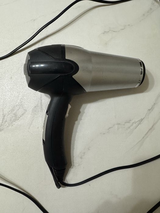 Продаме фен babyliss