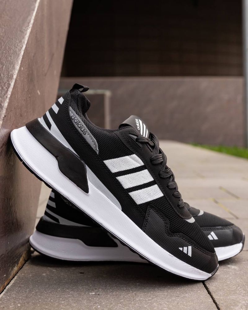 Кросівки Adidas Running ( білі , чорні )
