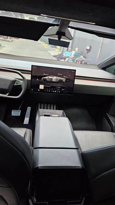 Продам Cybertruck