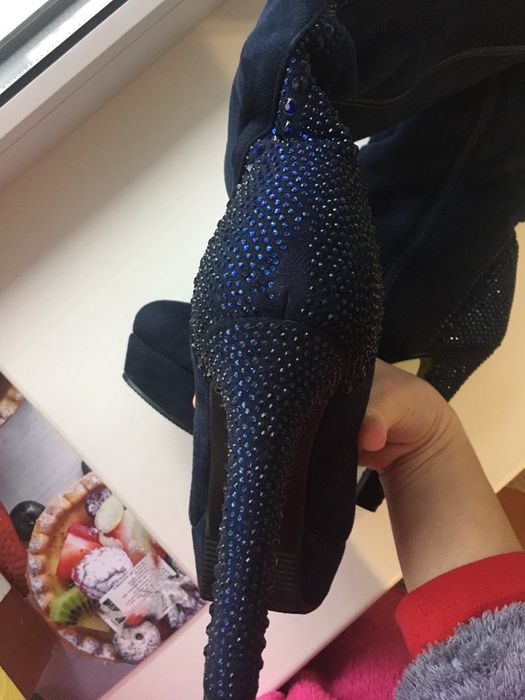 Продам зимові сапоги на каблуку