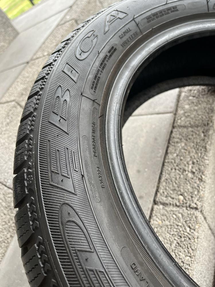 Zimowe Debica 185/60 r15 jak nowe