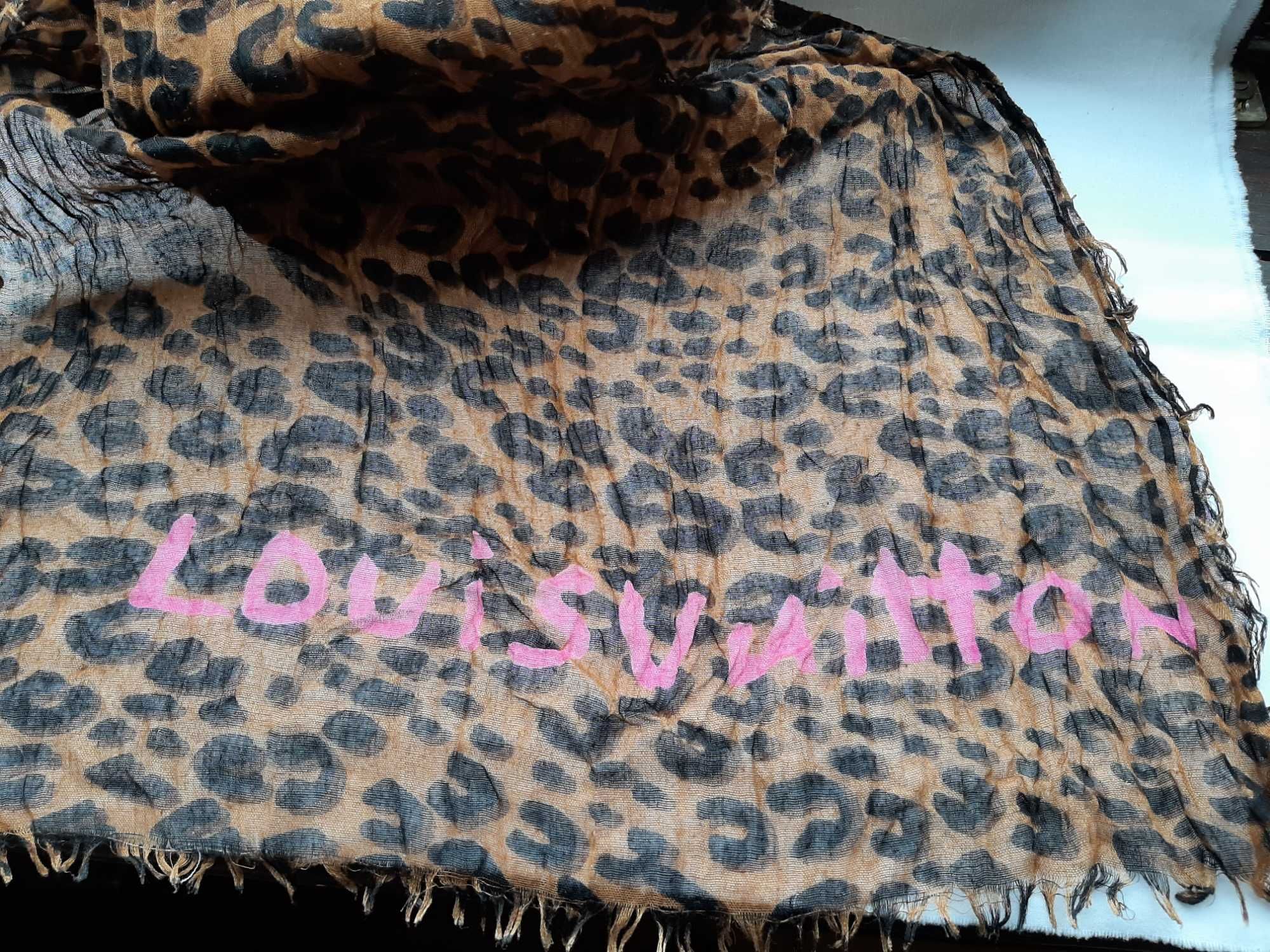 Шарф, палантин LOUIS  VUITTON