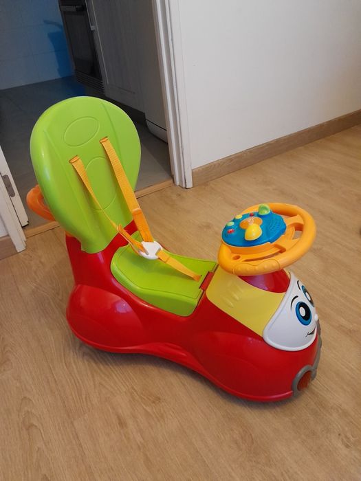 Vendo Andador CHICCO Para Criança a pilhas muito bonito como novo