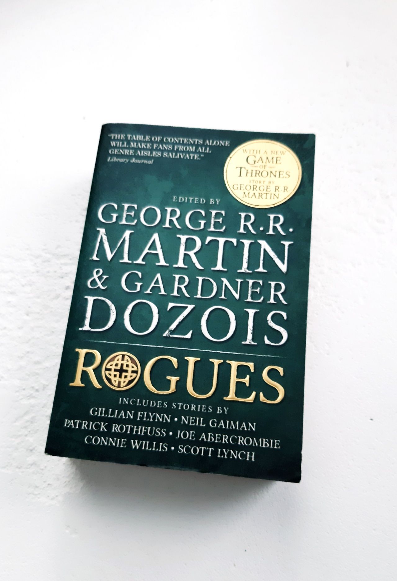 Rogues Martin George R. R. Gaiman Neil Dozois Gardner
