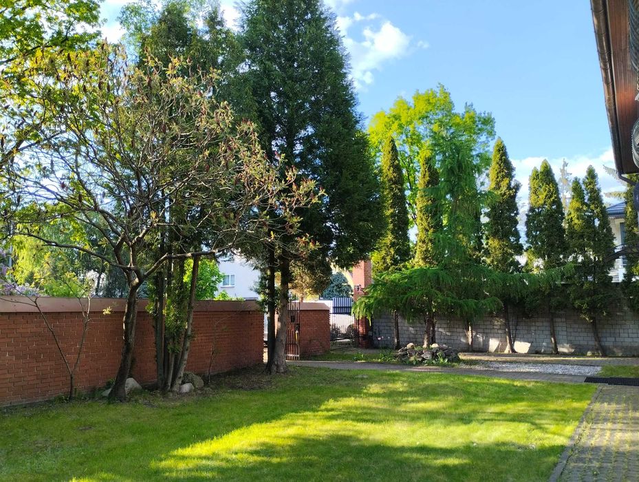 7 pokoi plus duża kuchnia - 299 m2 domu - Łomianki Dąbrowa Zachodnia