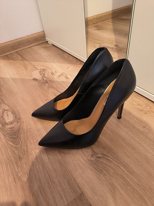Buty na obcasie skórzane Badura r. 40
