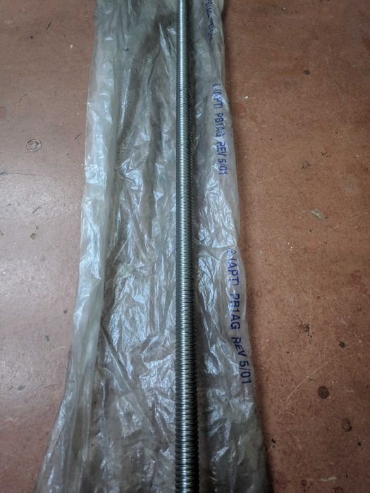 Продам ШВП винт 25*1470 с гайкой
