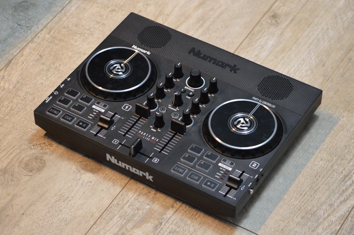 JAK NOWA Konsola DJ Numark Party mix live