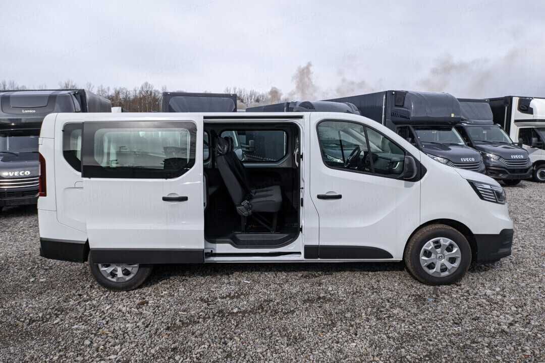 Nowe Ceny Renault Traffic bus 9 osób hak