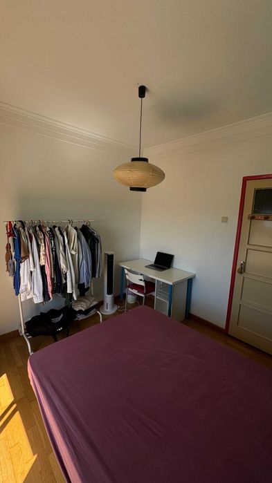 Quarto para alugar Almada com despesas incluídas - 1 caução