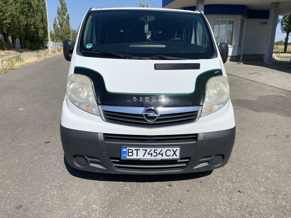 Opel Vivaro 2.5CDTI
