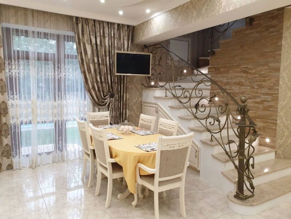 Продам чудесный дом пл. 202 м в Совиньоне- 2