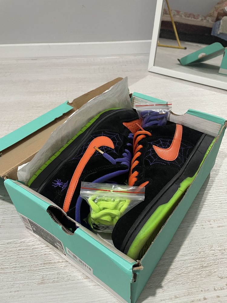 Nike SB Dunk Low Night of Mischief Halloween