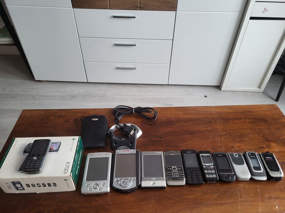10 sztuk Zestaw kultowych telefonów NOKIA sony Ericsson acer mio Compa