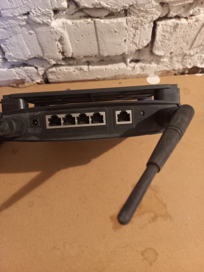 Роутер  N300 wireless
