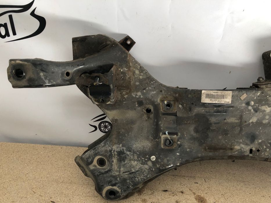 ПІдрамник Hyundai IX35 передня балка Tucson подрамник 624012Y500