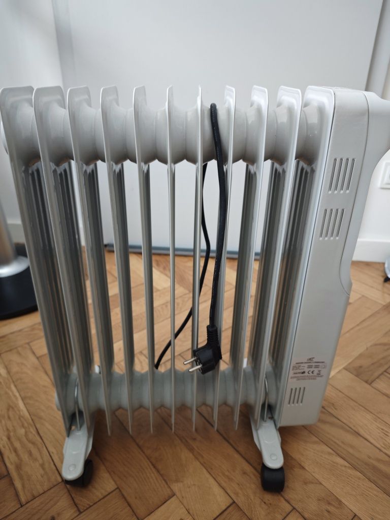 Grzejnik 10 żeberek 2500W