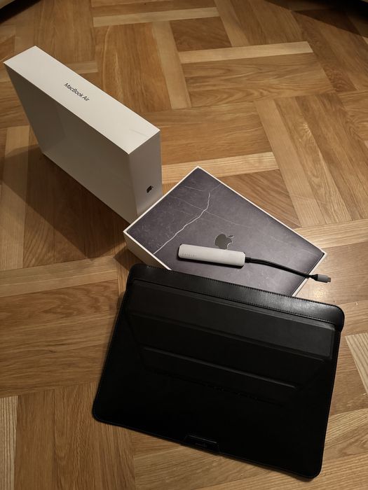 Apple Macbook Air M1 2020 +чохол, хаб