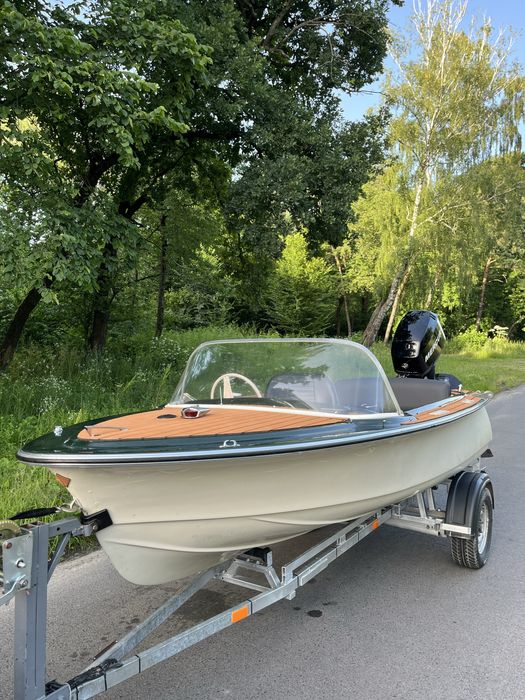 Катер Човен Лодка.  MERCURY