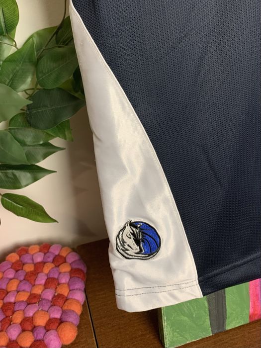 Vintage Dallas Mavericks Champion Basketball Jersey  NBA