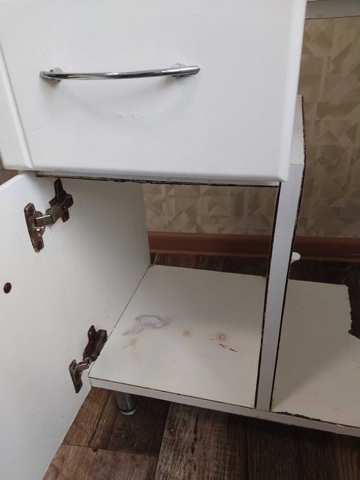 Тумба в ванну кімнату