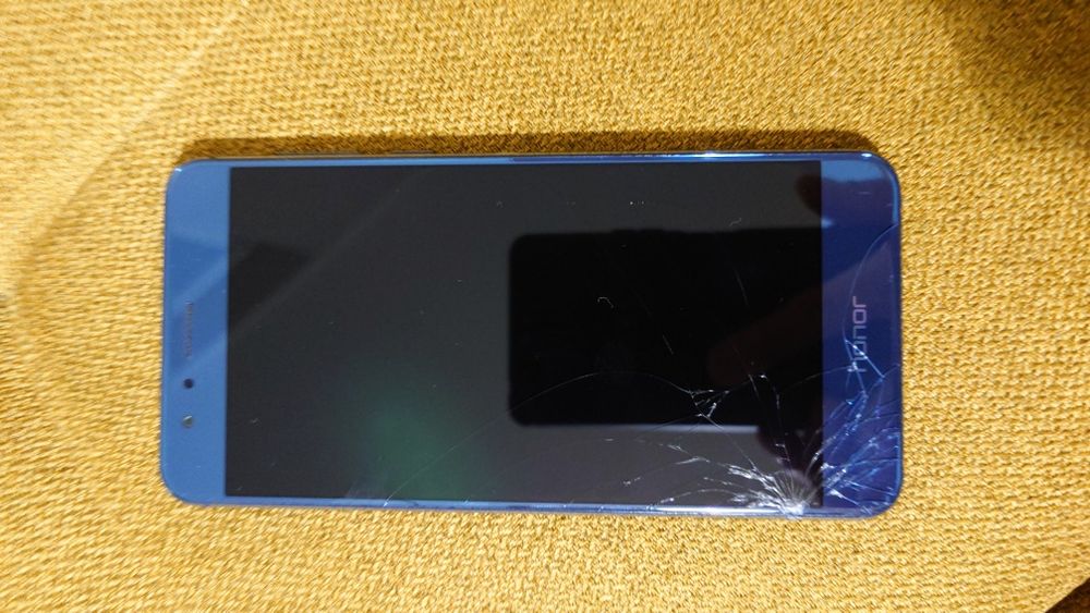 Telefon Honor 8 ( uszkodzony ekran )