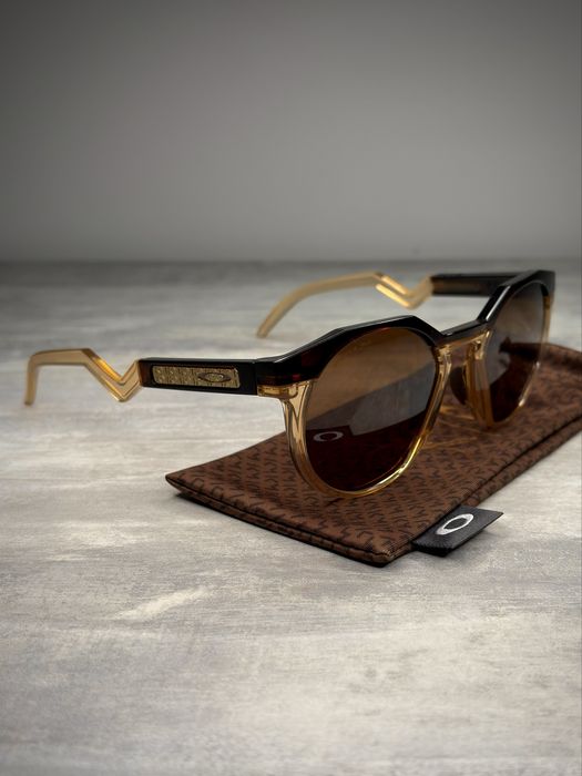 Oakley Okulary HSTN M x Kylian Mbappé Dark Amber Light Curry / Prizm