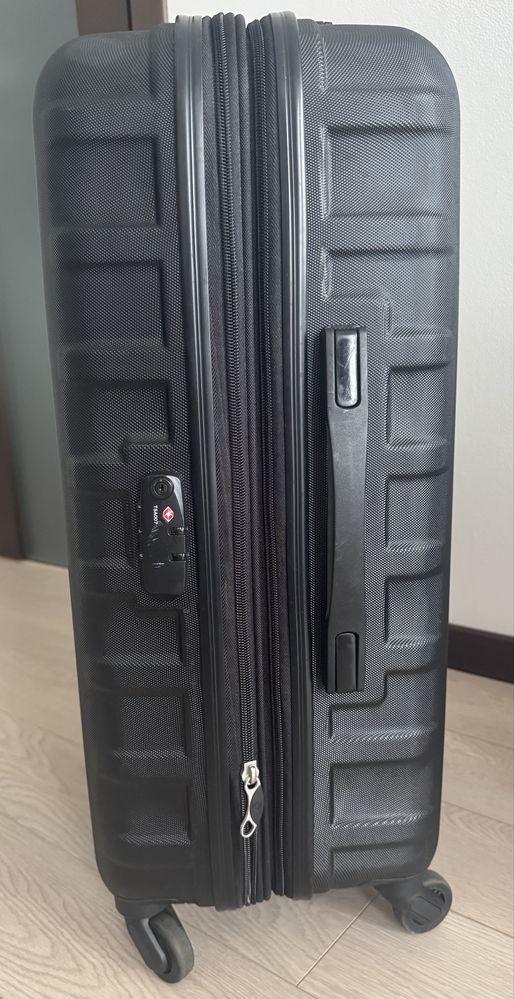 валіза Samsonite S M середня ручна поклажа чемодан полікарбонат
