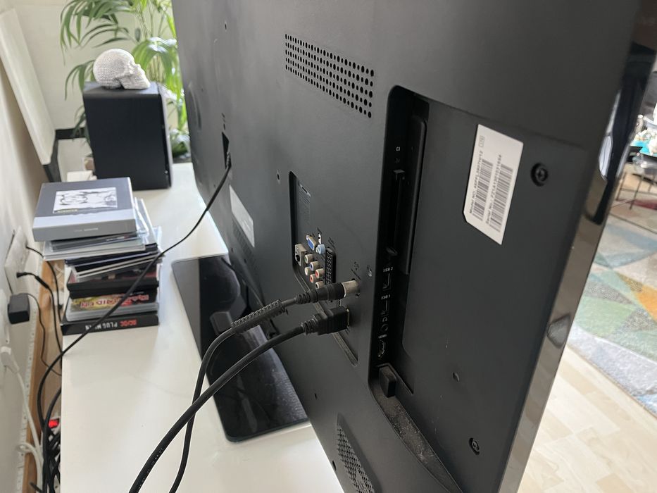 TV Philips LCD 46”