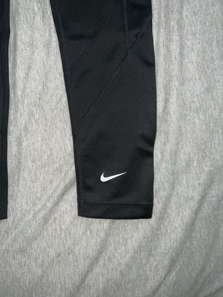 спортивні лосини NIKE