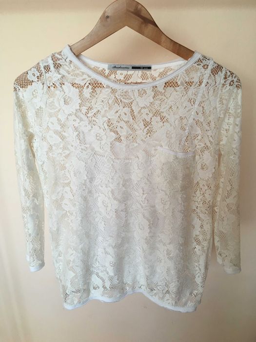 Bluzka z koronki Stradivarius roz. S