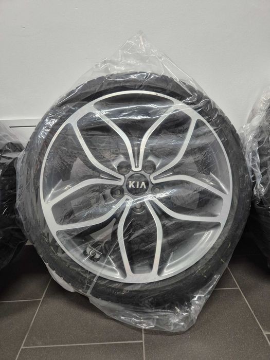 Felgi 225/40 R18 KIA oryginalne SUPER STAN
