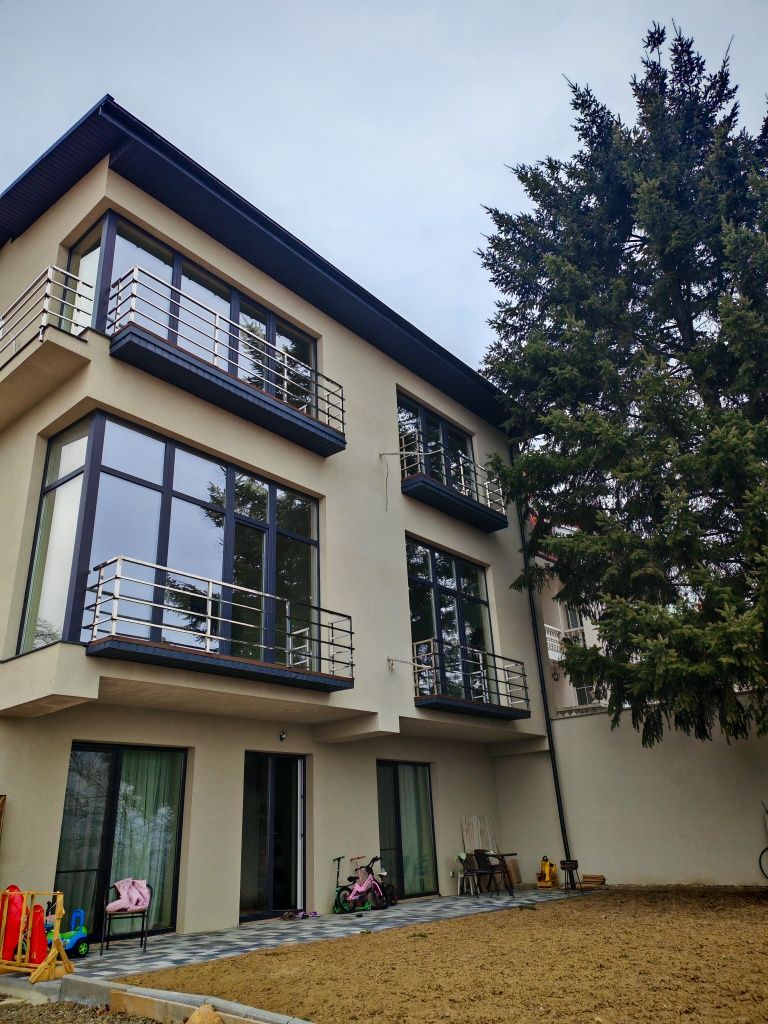 Квартира 3-ком 107м. Ул. Далека 1120€м2