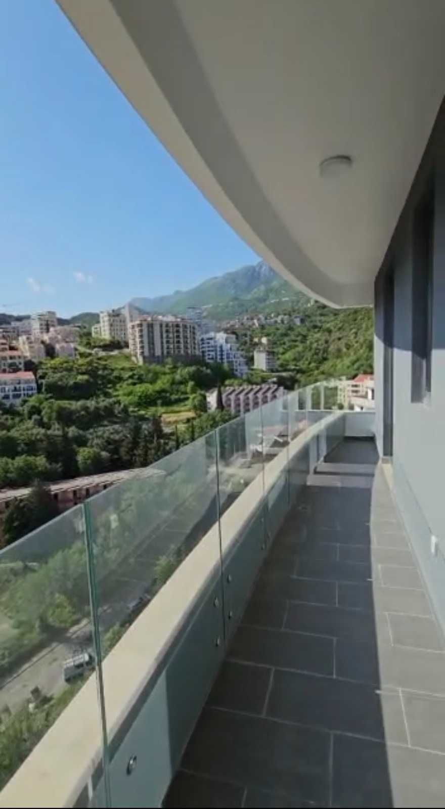 Продам апартаменти на березі Адріатичного моря Чорногорія Будва