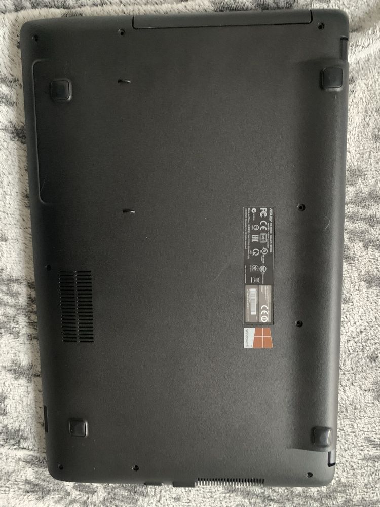 Laptop Asus R512C