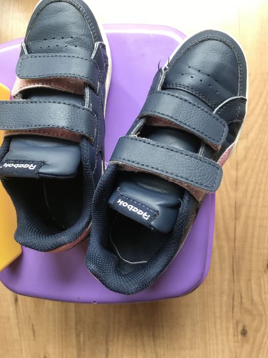 Bata+Chapéu laranja _ Guanabara - tenis reebok quase novos)