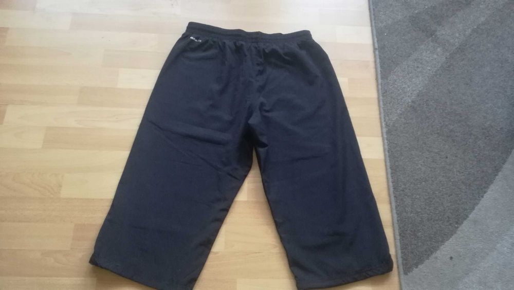 Męskie krótkie spodenki ADIDAS CLIMALITE r.M stan bardzo dobry