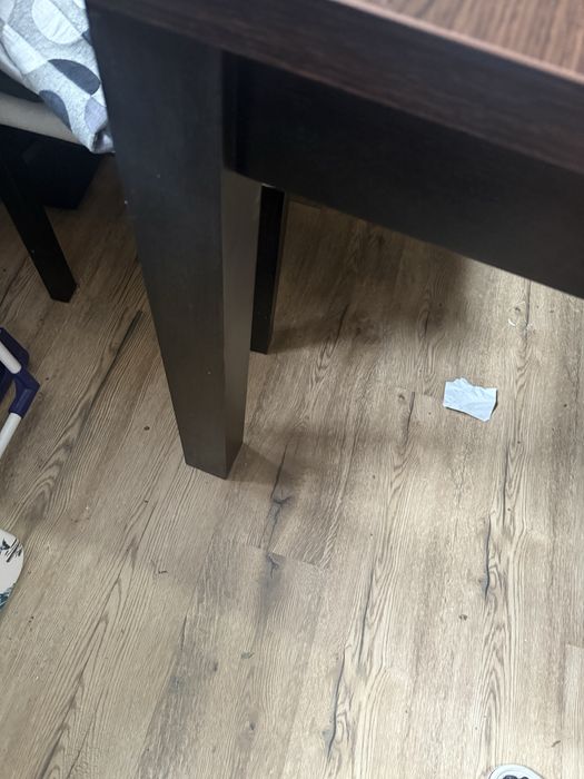 Stół ciemny  brąz   Wymiary na zdjęciach .