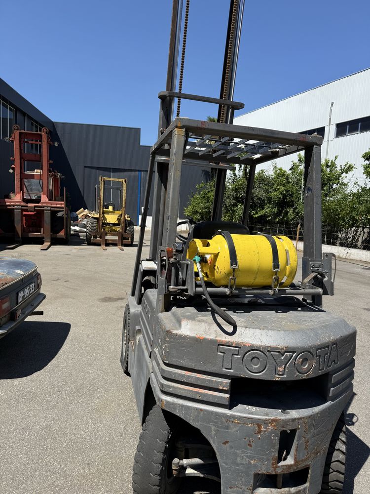 Empilhador toyota 1500 gas