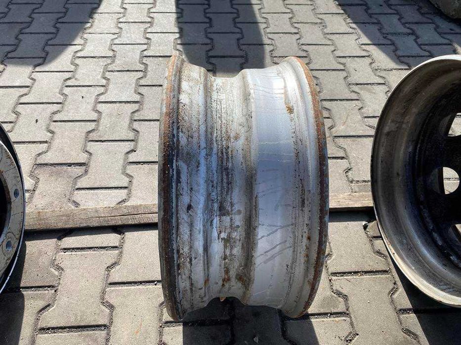 Używana Felga 19.5x7.50 do naczepy 10 Otworów