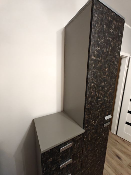 Szafka biurowa na segregatory i szuflady