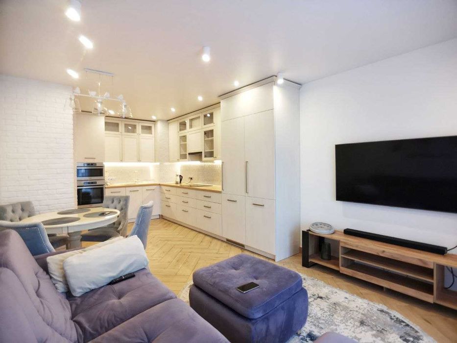 Оренда СУЧАСНОЇ 2-кім кв. 75м² Чорновола 16а  ЖК " AVALON "