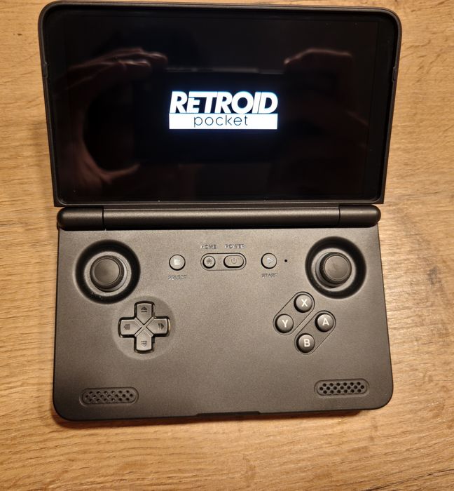 Konsola Retroid Pocket Flip 2