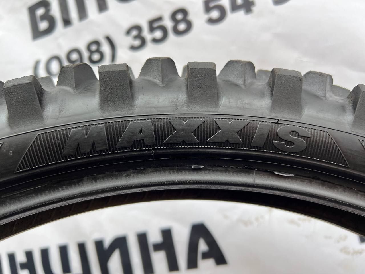 Мото шина 90/90 R 21 Maxxis MaxxEnduro. Колеса склад.