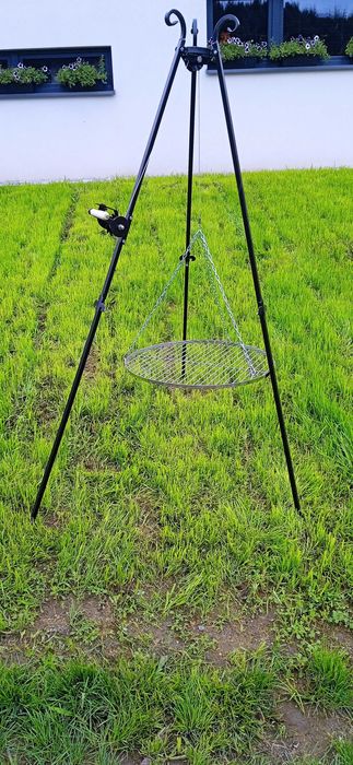 Grill trójnóg ogrodowy ogniskowy z kołowrotkiem wysokość 185 cm