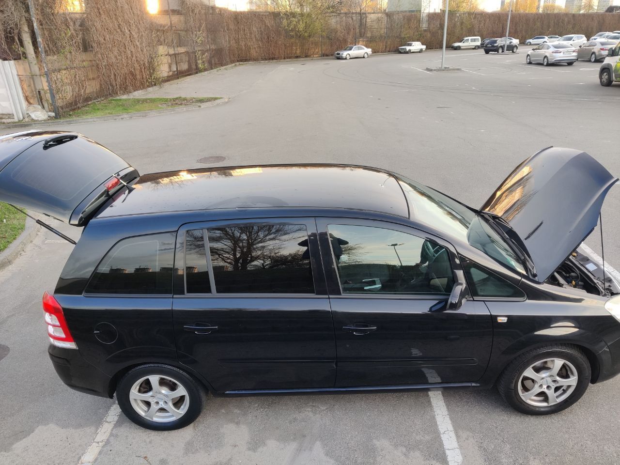 Продам Opel Zafira 2009 1.6 Бензин Газ