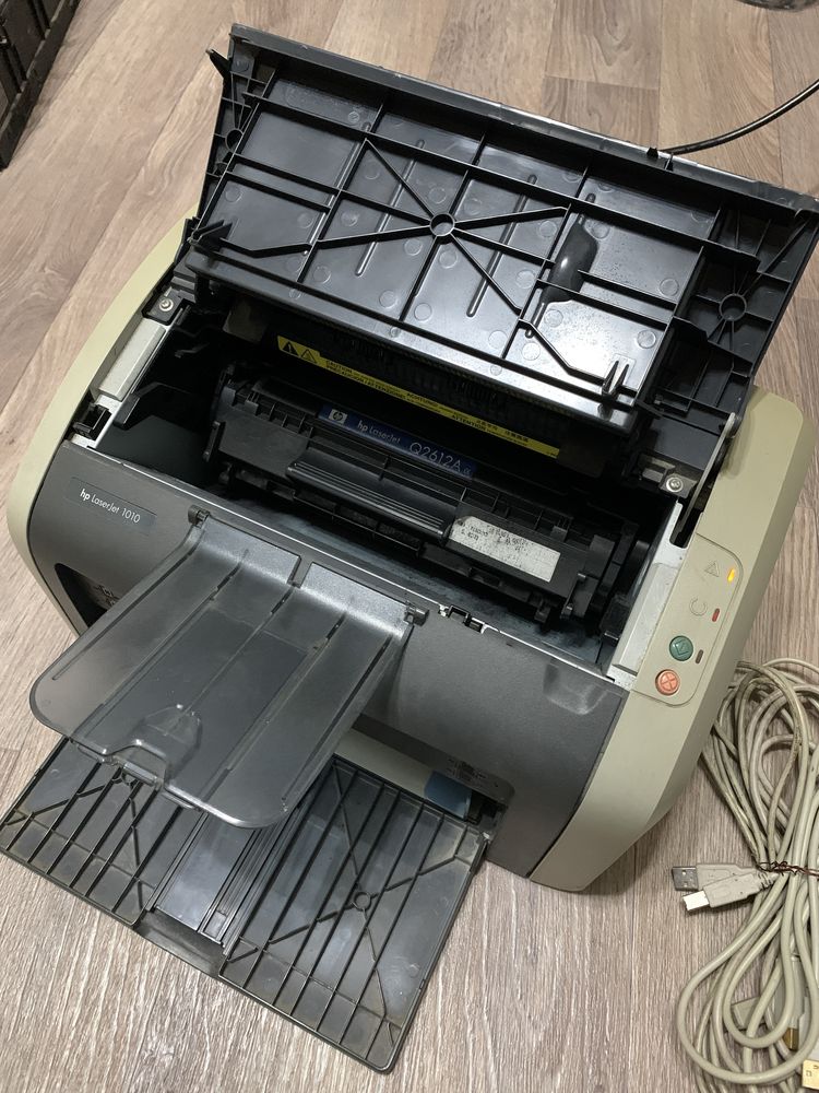 Принтер HP LaserJet 1010